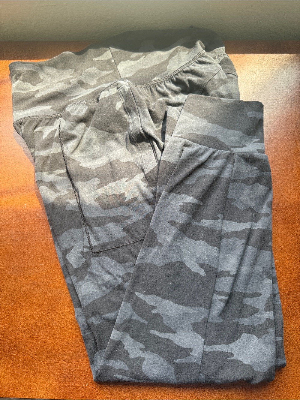 Athleta Salutation Camo Jogger - Black Charcoal Camo
